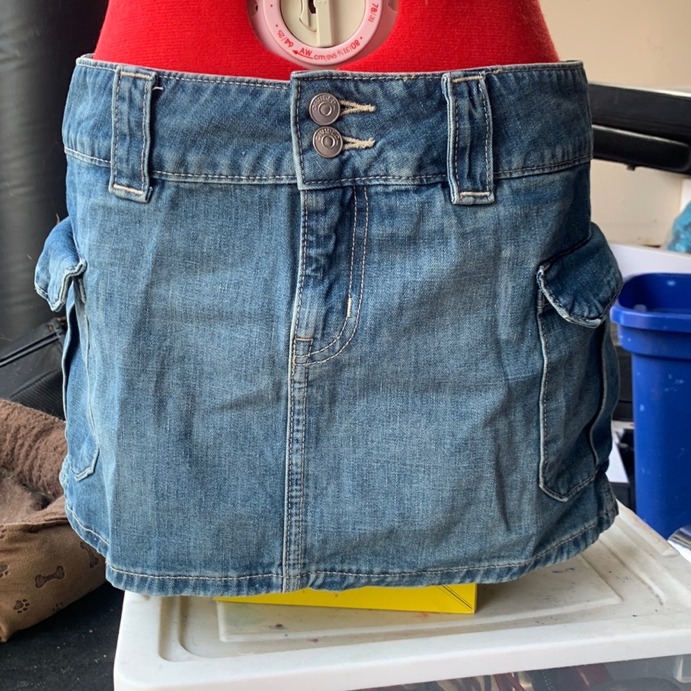 Jean skirt with cargo pockets